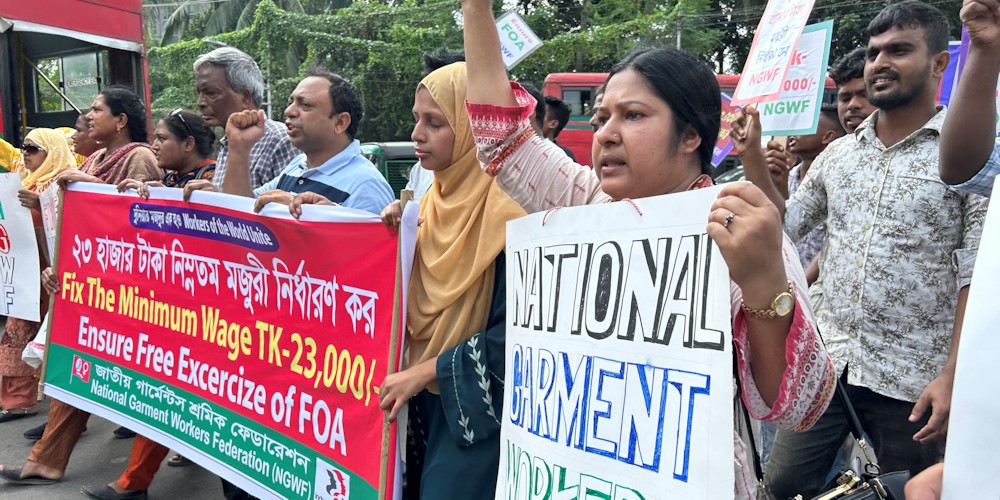 NGWF union members and textil workers demonstrate in Dhaka